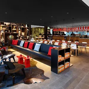 https://citizenm-rotterdam.ihotelsrotterdam.com
